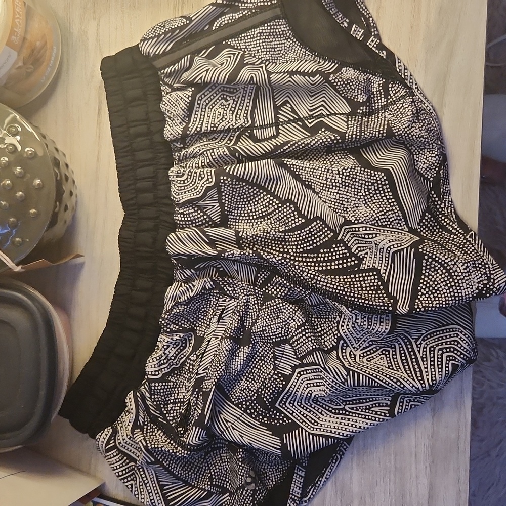Size 4 - Picture 4 of 4
